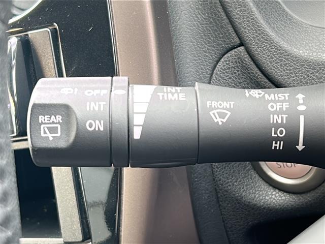 運転席周りにある装備です。ハンドル周り、インパネ周り等についている装備をこちらで確認できます。