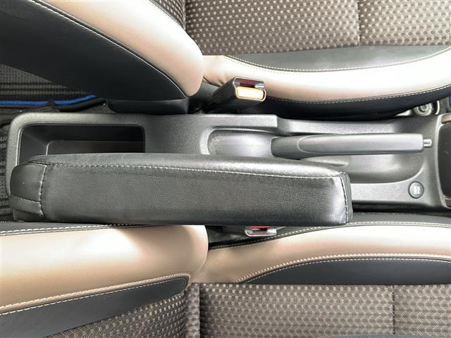 運転席周りにある装備です。ハンドル周り、インパネ周り等についている装備をこちらで確認できます。