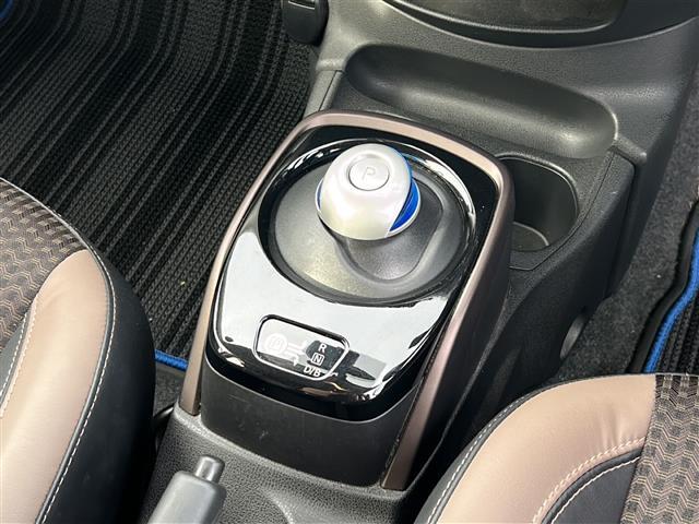 運転席周りにある装備です。ハンドル周り、インパネ周り等についている装備をこちらで確認できます。