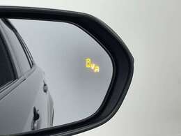 【ブラインド・スポット・モニタリング（BSM）】＆【リア・クロス・トラフィック・アラート（RCTA）】後方に接近するクルマの存在を知らせることにより、後方確認を支援します！