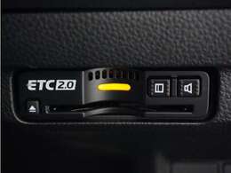 ◆ETC2.0装着◆進化したドライブ体験。料金収受システムだけだったETCが生まれ変わって、高速道路を賢く使うETC2.0に進化しました。多彩な情報サービスが便利で快適なドライブ体験を提供します。