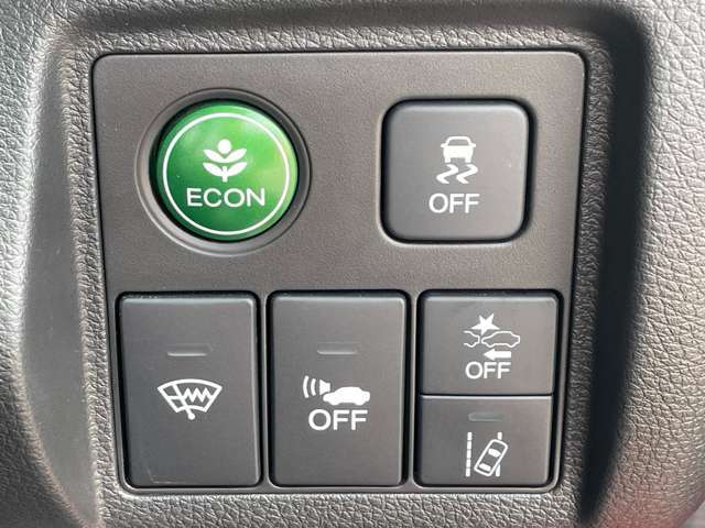 お車の機能や安全装備に関して気になる方は、ぜひ一度ご来店ください！その場でスタッフがご説明可能です！