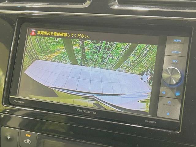 【バックカメラ】駐車時に後方がリアルタイム映像で確認できます。大型商業施設や立体駐車場での駐車時や、夜間のバック時に大活躍！運転スキルに関わらず、今や必須となった装備のひとつです！