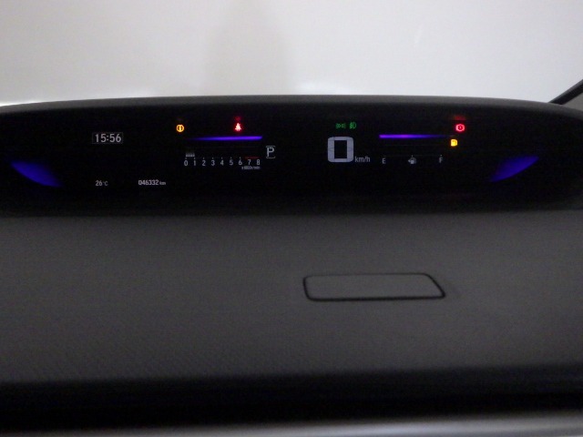 視認性、認識性にこだわった、大型カラー液晶メーターを採用。速度は読み取りやすいよう数字で大きく表示します！