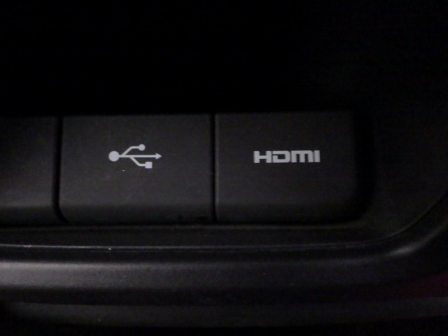 便利な充電用USBジャックも付いています☆