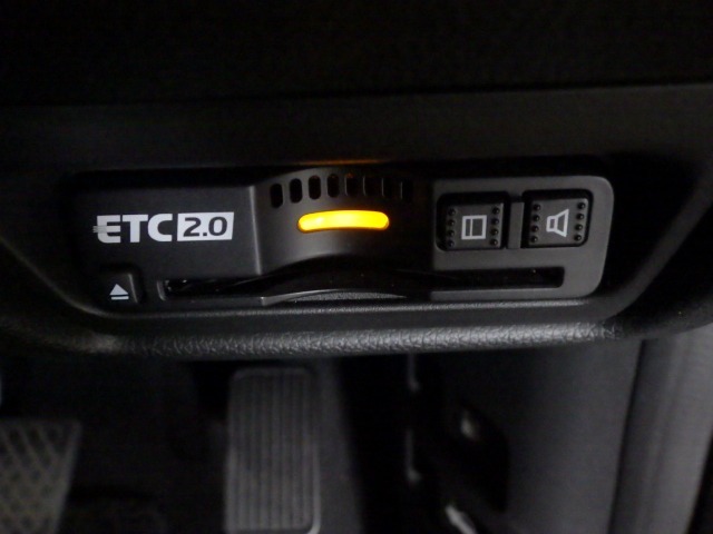 ETC付！高速道路の料金所はキャッシュレスで通過です！サービスエリア等にあるスマートインターの出入りも利用可能でとっても便利☆ご納車後すぐにお使い頂けるようセットアップしてのお渡しとなります。