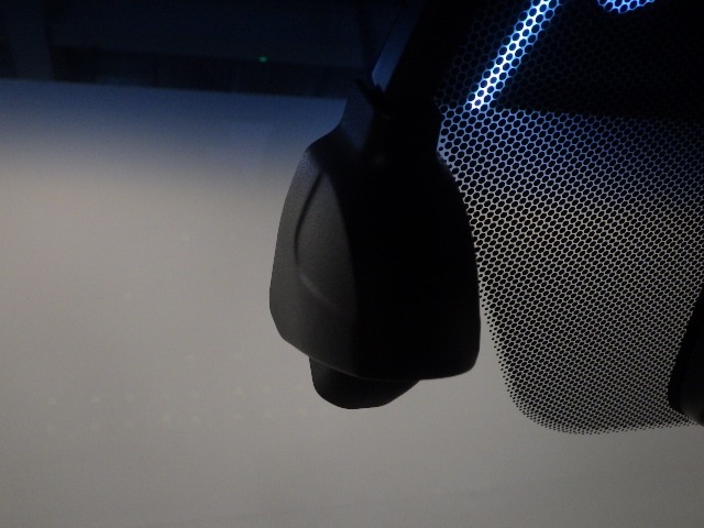 『ドライブレコーダー』動画を残すことで万が一の事態に遭遇した時の必須アイテムです！急ブレーキ・急ハンドルが起こった際、自動で記録が上書きされずに保存され、後でPC等で確認出来ます。