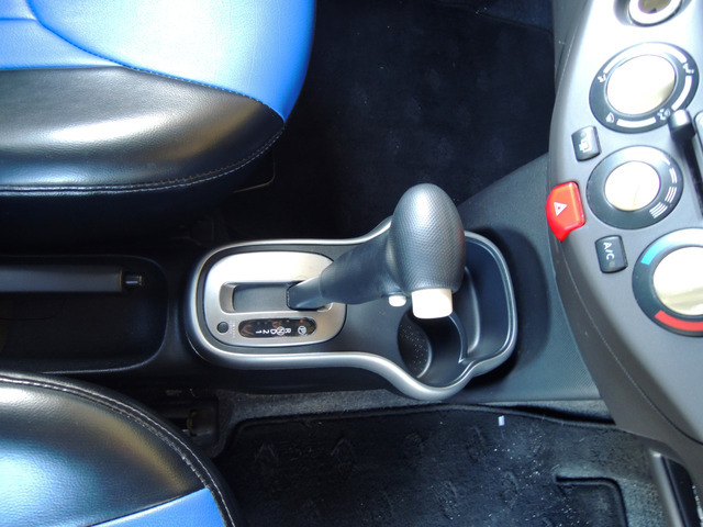 カーローン・任意保険・車両保険を取り扱っております。お気軽にお問い合わせください