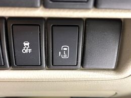【パワースライドドア】スマートキーや運転席のスイッチでスライドドアの開閉が可能♪電動だから力を入れてドアを開ける必要が無く、小さいお子様でも、重い荷物を持っている時もラクに開け閉めできます♪