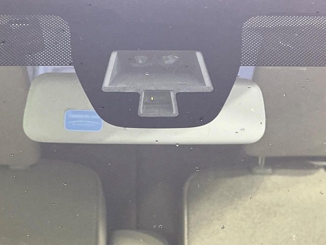 【スズキ　セーフティサポート】走行中に前方の車両等を認識し、衝突しそうな時は警報とブレーキで衝突回避と被害軽減をアシスト。より安全にドライブをお楽しみいただけます。