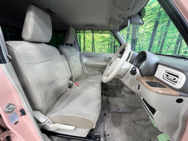 運転席シート廻りは使用感も少なく、良好な状態となっています。丁寧に使われていたことがよくわかりますね。