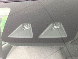 【トヨタセーフティセンス】走行中に前方の車両等を認識し、衝突しそうな時は警報とブレーキで衝突回避と被害軽減をアシスト。より安全にドライブをお楽しみいただけます。