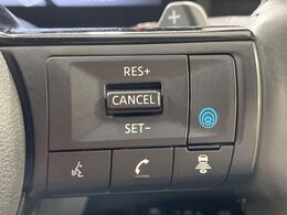 【プロパイロット】高速道路での長距離走行が楽に！！渋滞時と巡回走行のシーンで、アクセル・ブレーキ・ステアリングを自動で制御し、長距離運転の負担を軽減してくれます♪