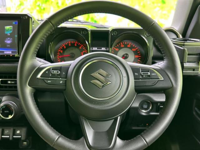 WECARSの展示場では実際に見て、触ってお車をお選びいただけます！知識の豊富な営業スタッフが様々なカーライフをご提案いたします！