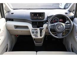 前席全体　目線も高く広い視界で安心して運転することができますね！