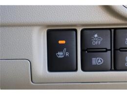 シートヒーターで寒い冬でもシートは暖かく快適です♪