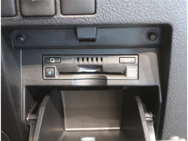 ETC車載器付きです。高速道路の料金所もスムーズに通過できます。