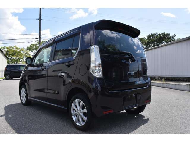 【クリーニング】納車前にもう一度、内・外装仕上げを行います！（自社スタッフによるクリーニングですが、一生懸命頑張らせていただきます