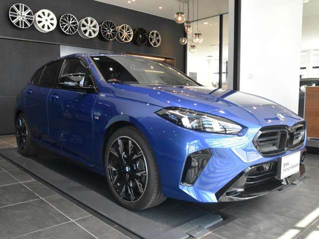 日本全国ご納車可能！遠方のお客様の場合でも車庫証明手続きなど賜ることが可能です。近隣ディーラーでお買い求めいただく場合と差異が無いよう努めさせて頂きます。
