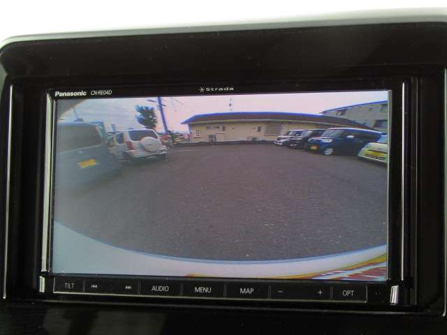 【バックカメラ付き！】バックする際も、バックモニターで確認しながらバックできますのでもう安心です。ギリギリ駐車も可能ですよ♪メールやLINEでのお問合せも可能ですのでお気軽にお問い合わせください。