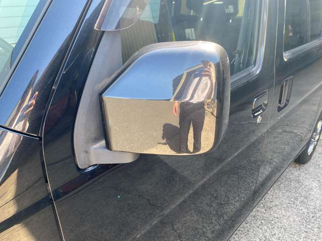 デザイン性だけでなく、ドライバーの巻き込み防止など安全運転をサポート致します！周囲からの視認性にも優れていて安心です！