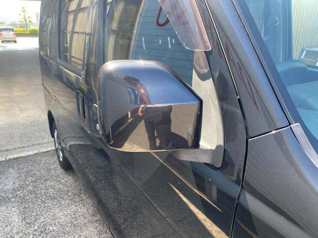 デザイン性だけでなく、ドライバーの巻き込み防止など安全運転をサポート致します！周囲からの視認性にも優れていて安心です！