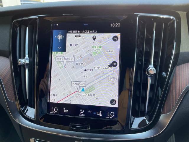 【9インチタッチスクリーン純正HDDナビ】「Apple　Car　Play」「Android　Auto」対応のボルボ先進ナビゲーション「SENSUS」。最新地図データへ無料更新してお渡しします。