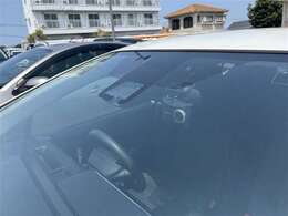 こちらの車両には衝突防止装置やいざという時安心！ドライブレコーダーが付いております♪