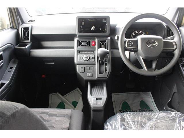 前席全体　目線も高く広い視界で安心して運転することができますね！