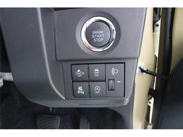 パーキングセンサー付で、車庫入れも駐車もラクラクです。