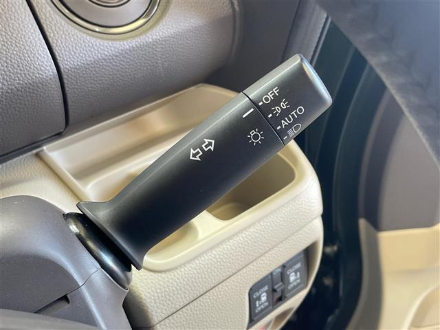 【オートライト】オートライトなのでライトの点け忘れを気にすることなく運転が出来ます♪