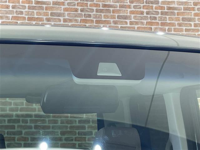 【ホンダセンシング】精度の高い検知能力で、車輌進行方向の状況を認識。ドライバーの意思と車両の状態を踏まえた適切な運転操作を判断し、多彩な機能で、より快適で安心なドライブをサポートします♪