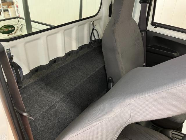 道具類を置くのに便利です。