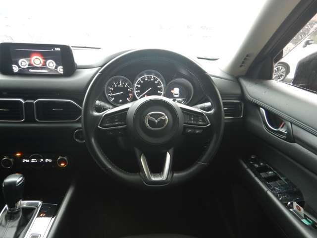 ナビ、ドライブレコーダー等の取付はもちろん、ライトのバルブ、車高調、エアロ取付、塗装、フィルム、ラッピング等カスタムも扱っております！お気軽にお問い合わせくださいませ！