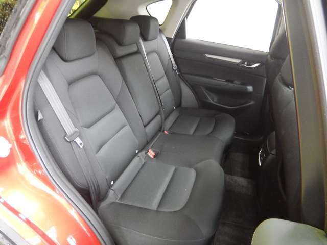 ナビ、ドライブレコーダー等の取付はもちろん、ライトのバルブ、車高調、エアロ取付、塗装、フィルム、ラッピング等カスタムも扱っております！お気軽にお問い合わせくださいませ！