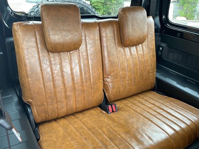 【後部座席】後席もゆったりドライブを楽しめます。ガリバーでご購入いただきましたら、内外装はプロこだわりのクリーニングで清潔なおクルマでご納車させていただきます！店舗での現車確認も承っています！