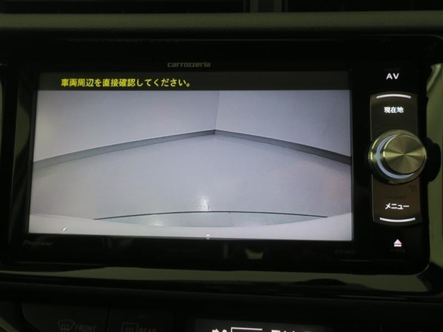 バックモニター付きで駐車も楽々です。