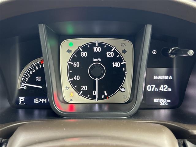 【スピードメーター】メーターがシンプルで見やすく運転しやすいですね！