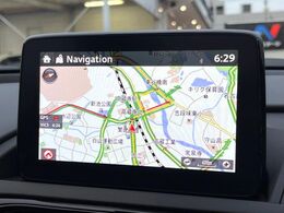 【マツダコネクトナビ】車内の雰囲気にマッチした一体型タイプのナビ。各種車輌設定やBluetooth再生等、様々な機能が楽しめます。直感的なダイヤル操作が可能で、使い勝手も良好です。