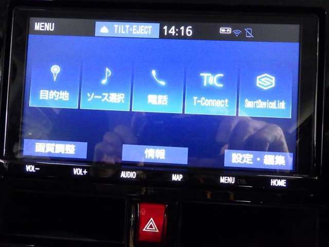 純正ナビを装備。タッチパネル式で使いやすく、お出かけもラクラクです。