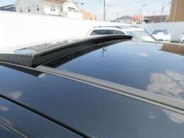 パノラマサンルーフ装備です。