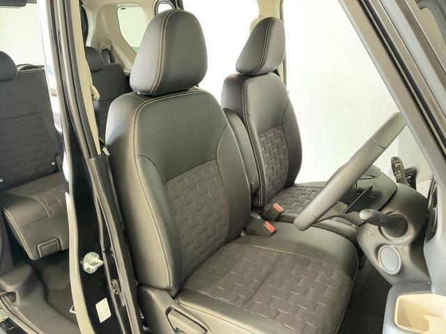 ハーフレザーシート/ブラック★e-Assist（衝突被害軽減ブレーキ・踏み間違い衝突防止・車線逸脱警報・車線逸脱防止）