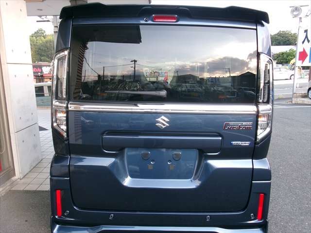 【全車メーカー保証付販売】最長5年もしくは10万キロのメーカー保証付での販売です！乗り出し後は当店にてアフター保証対応OK！遠方の方は、最寄りのディーラー店で対応可！当店は全車「安心ロング保証付」販売です