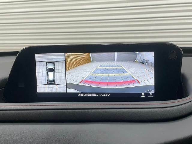 【360°ビューモニター】全周囲カメラで危険察知。狭い駐車場でも安心して駐車できますね。