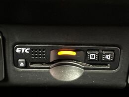 【ETC】高速道路の料金所をストレスなく通過！話題のスポットやサービスエリアに多い「スマートIC」利用時は必須のアイテムです。当店でセットアップを実施、ご納車当日からすぐにご利用いただけます！