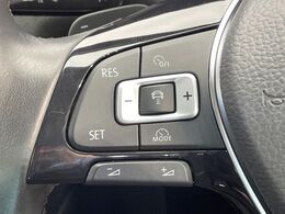 ●レーダークルーズコントロール：前の車との車間距離を一定にとりつつ、一定速度で自動走行してくれる次世代のクルーズコントロール！主に高速道路や自動車専用道路で使用する便利な機能です！