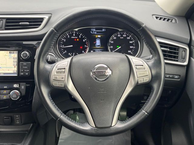 【ステアリングスイッチ】運転中、前方から目線をそらすことなく、オーディオ等の操作が可能な便利機能！安心＆快適なドライブを演出してくれます♪
