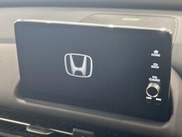 【純正ナビ】人気の純正ナビを装備。オーディオ機能も充実しており、Bluetooth接続すればお持ちのスマホやMP3プレイヤーの音楽を再生可能！毎日の運転がさらに楽しくなります！！