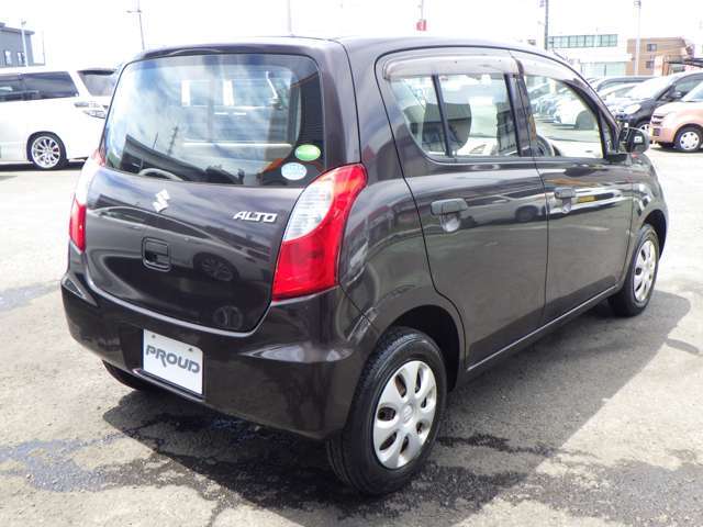 車両入庫チェックではエンジン・機関系をはじめ、電装装備、内装など100項目以上のチェックをしています。試乗も行なっていますのでご安心下さい。