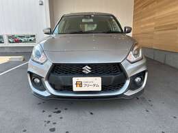 この度は当店のお車をご覧になっていただき、誠にありがとうございます。画像だけでは判断できないこともありますので、ご気軽にお問合せください♪